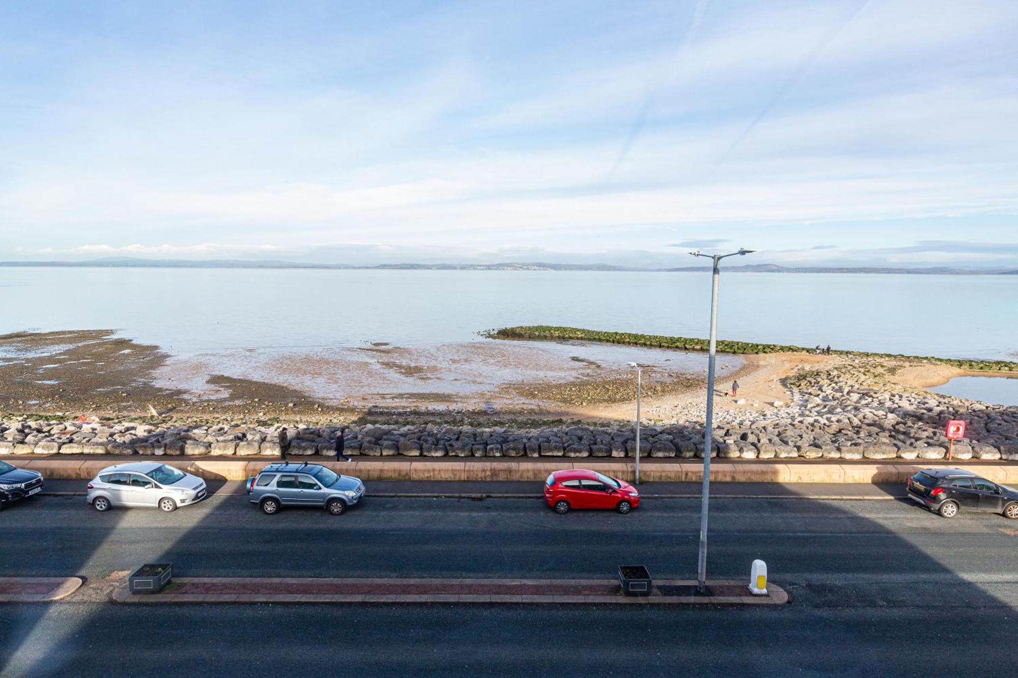 Beachfront Apartment 3 Bedrooms Sleeps 7 - Gateway To The Lake District - Newly Refurbished Morecambe Exteriér fotografie